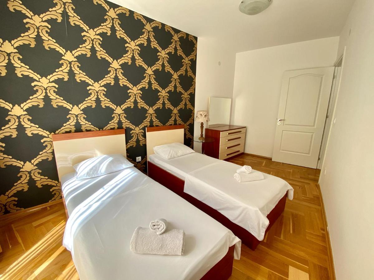 Apartments First Line Petrovac المظهر الخارجي الصورة