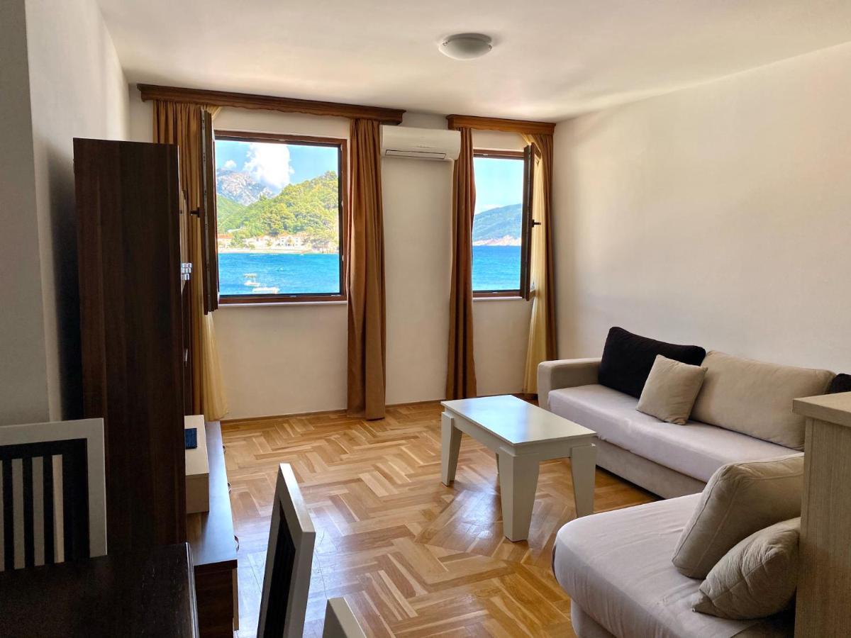 Apartments First Line Petrovac المظهر الخارجي الصورة