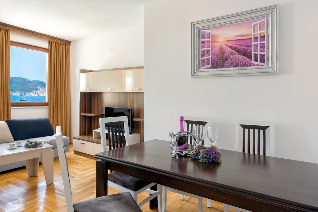 Apartments First Line Petrovac المظهر الخارجي الصورة