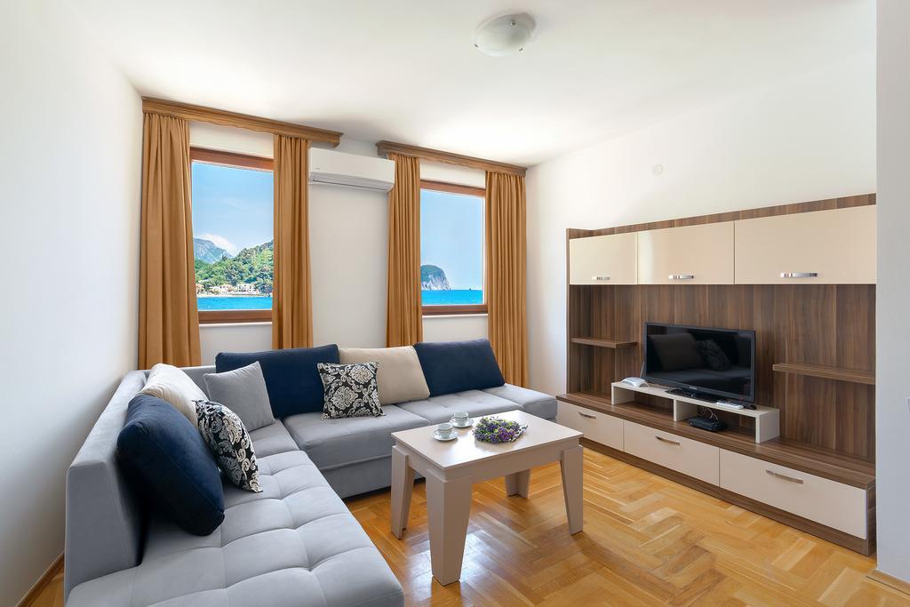 Apartments First Line Petrovac المظهر الخارجي الصورة